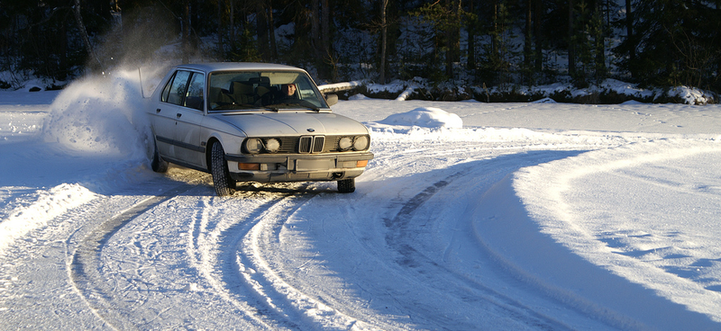 Illustration for article titled The Ten Worst Things You Can Do While Driving In Winter